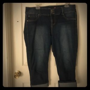Torrid cropped jeans size 16